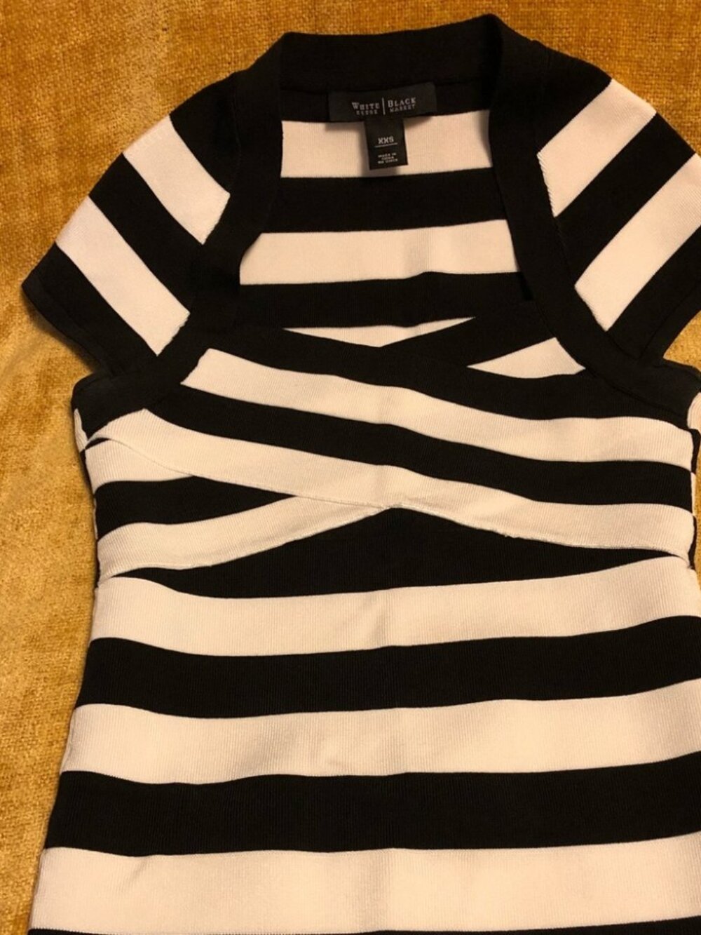Like New White House Black Market Knit Top Black White Stretch XXS